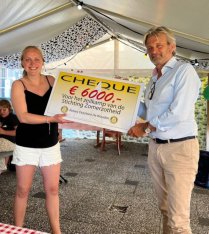 Mooie Cheque voor Oncologisch Kinderkamp