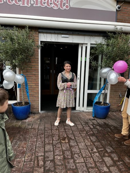 Afbeelding met baksteen, steen

Automatisch gegenereerde beschrijving