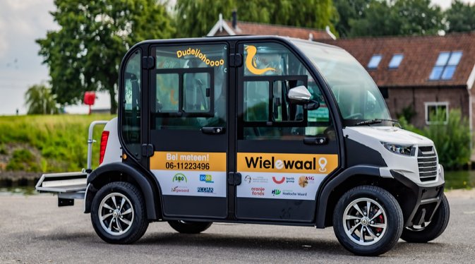 Afbeelding met wiel, transport, voertuig, Landvoertuig

Automatisch gegenereerde beschrijving